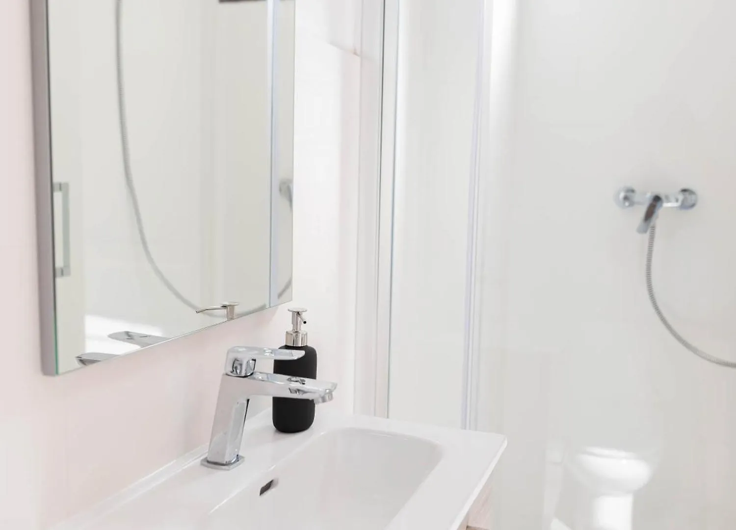 Aticco Living Gracia - Apartments Rooftop Barcelona 0*,  Spanien