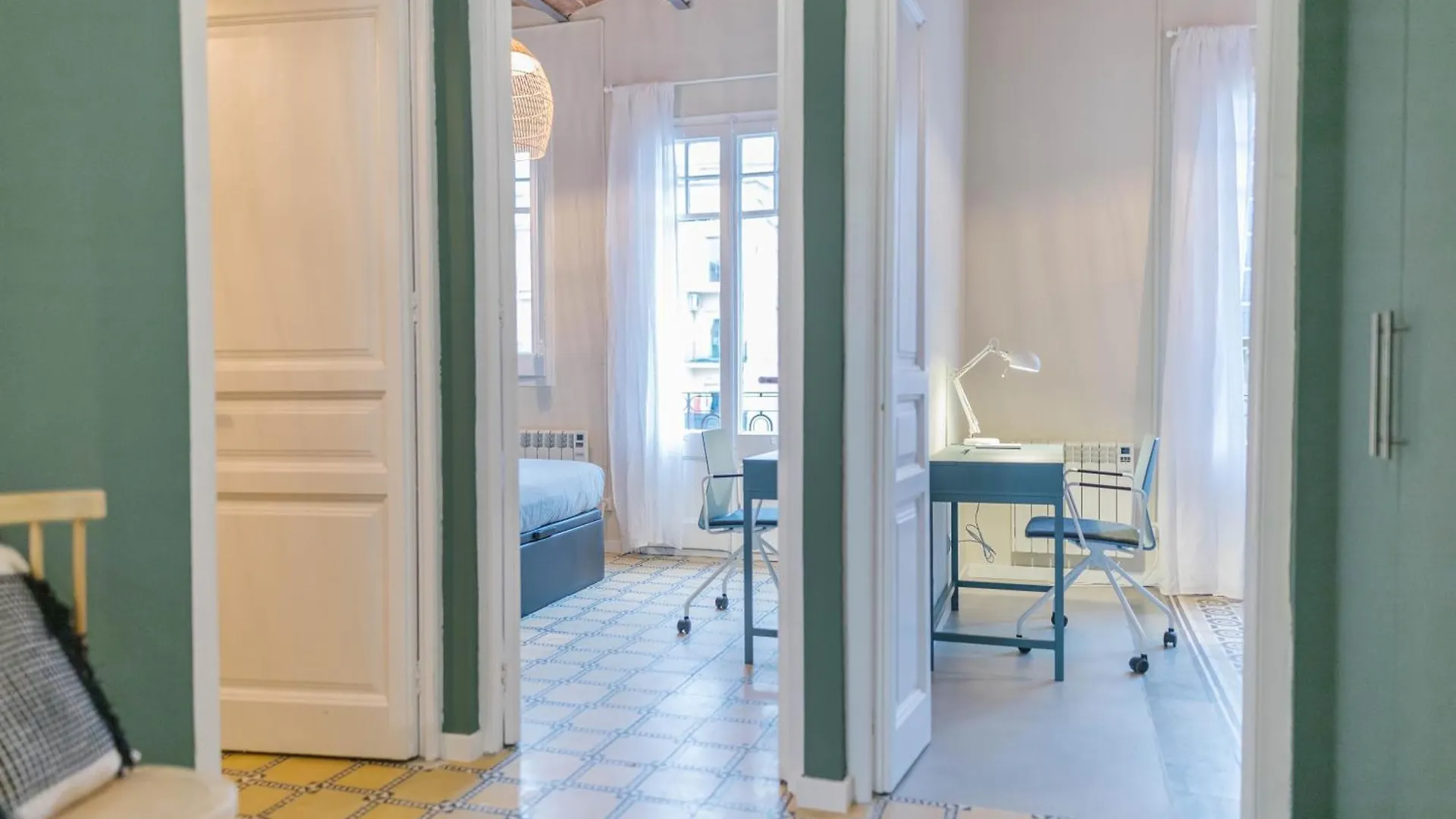 Aticco Living Gracia - Apartments Rooftop Barcelona 0*,