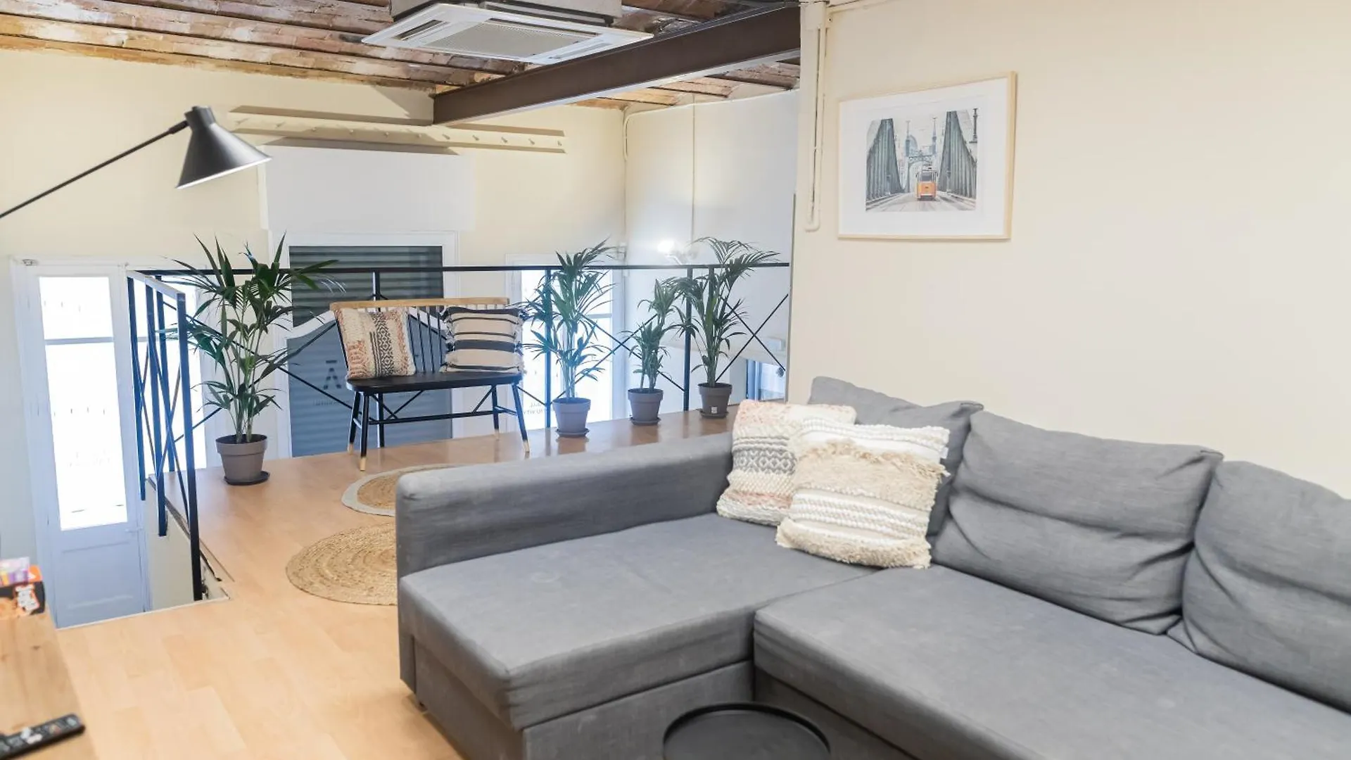 Aticco Living Gracia - Apartments Rooftop Barcelona 0*,  Spanien